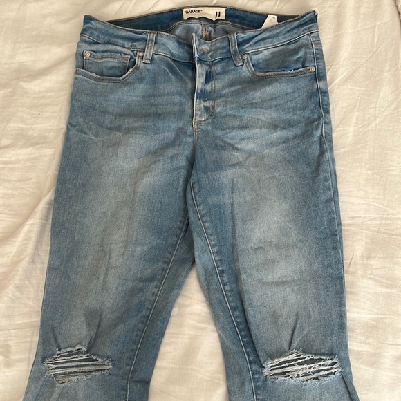 Super cute jeans with ripped at knees - Picture 1 of 1